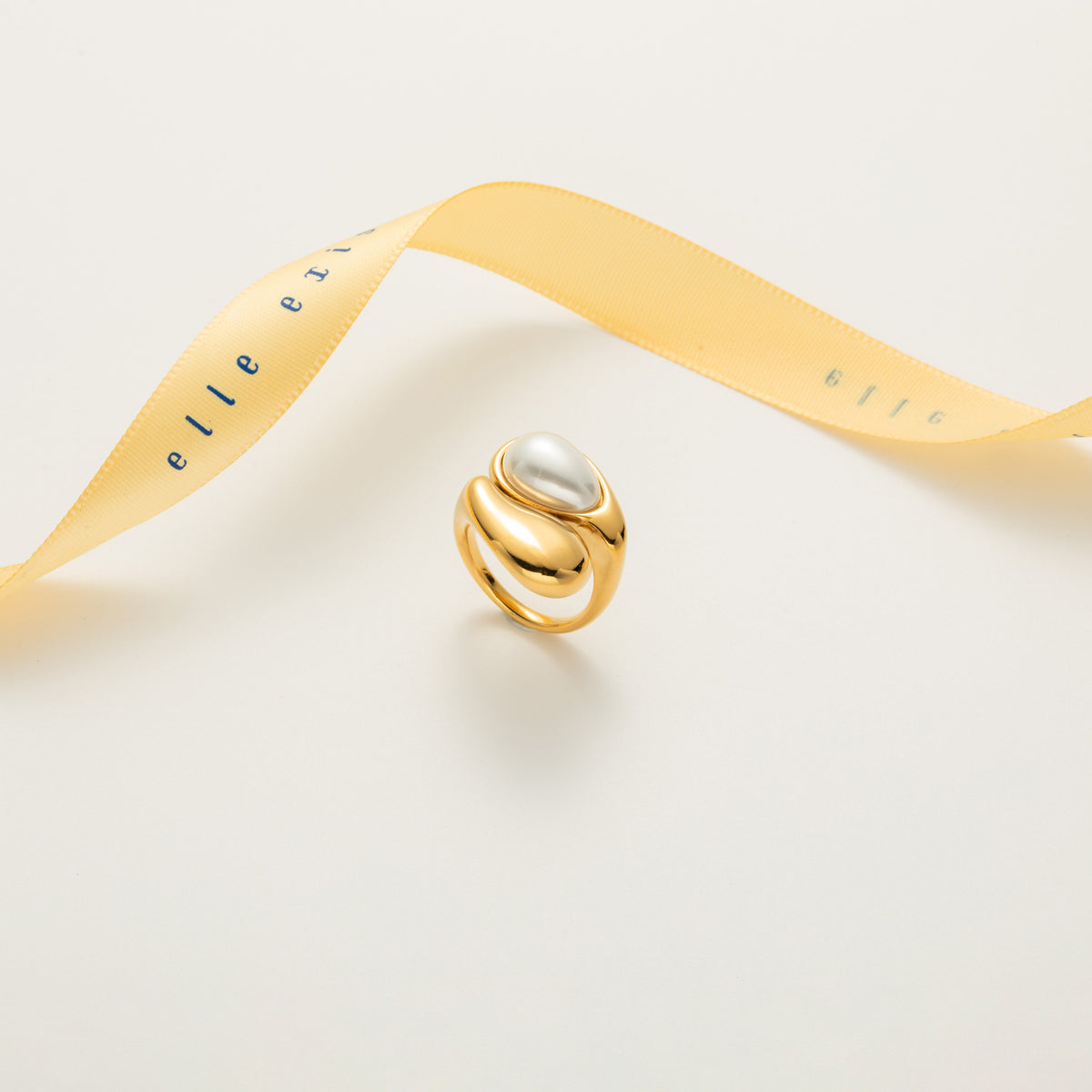 Lustrous Teardrop